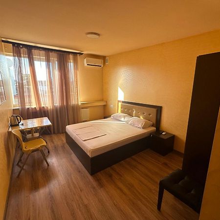 Express Hotel Ереван Екстериор снимка