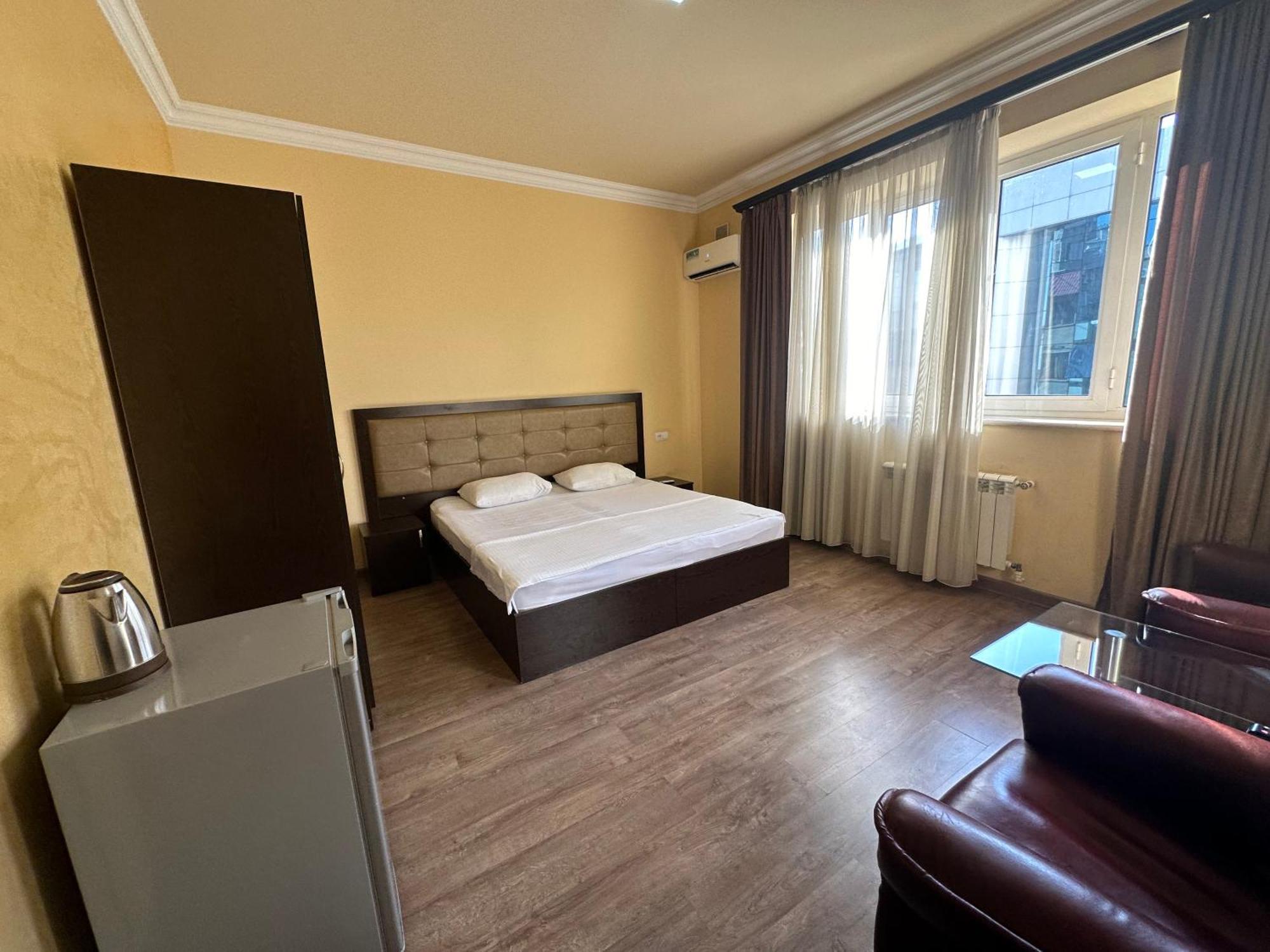 Express Hotel Ереван Екстериор снимка