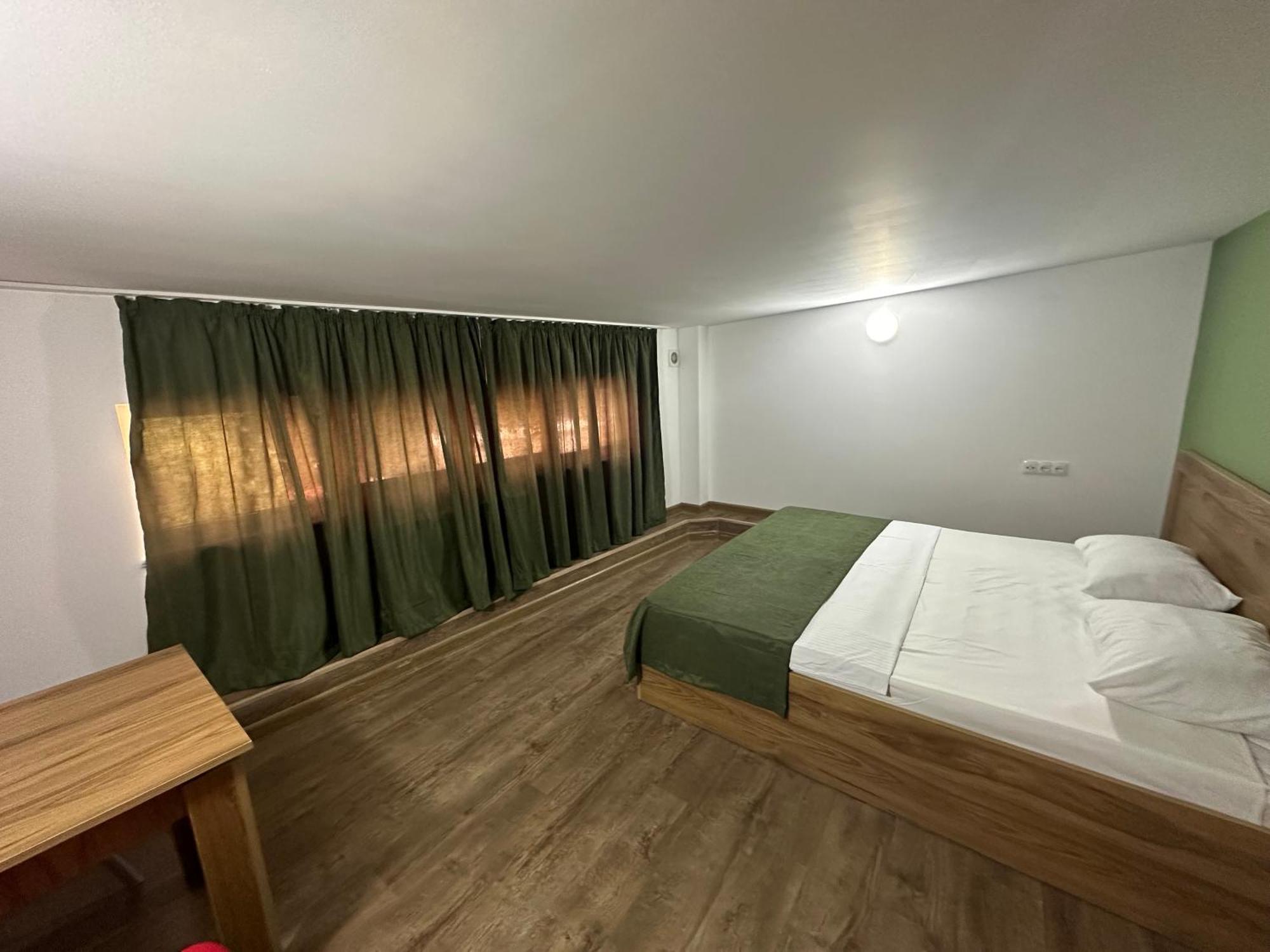 Express Hotel Ереван Екстериор снимка