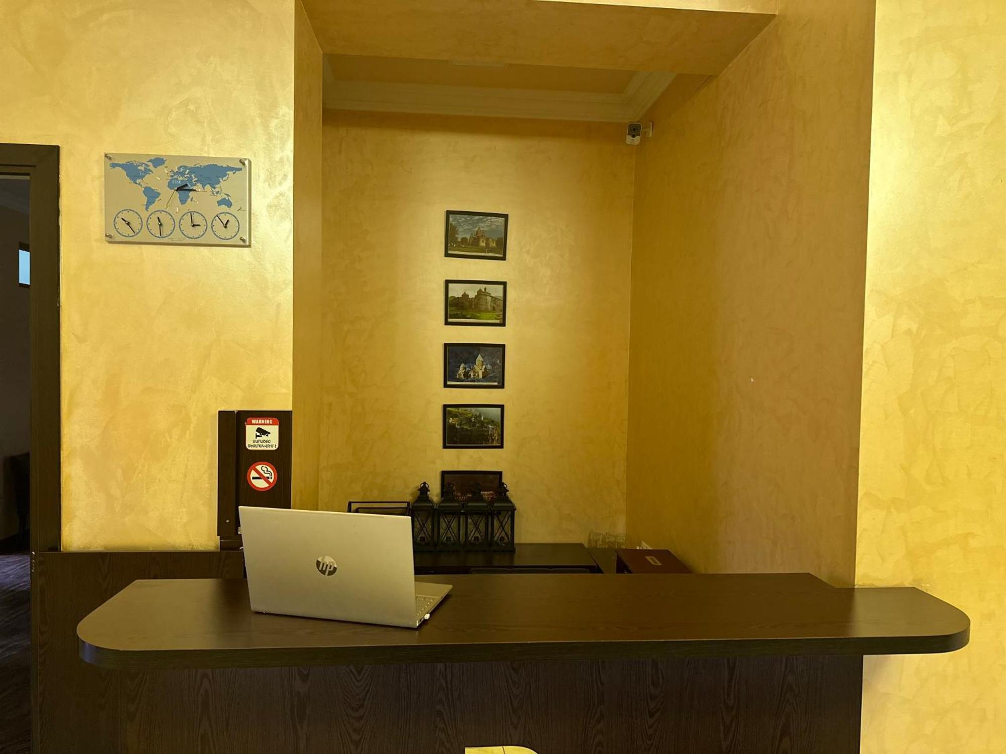 Express Hotel Ереван Екстериор снимка